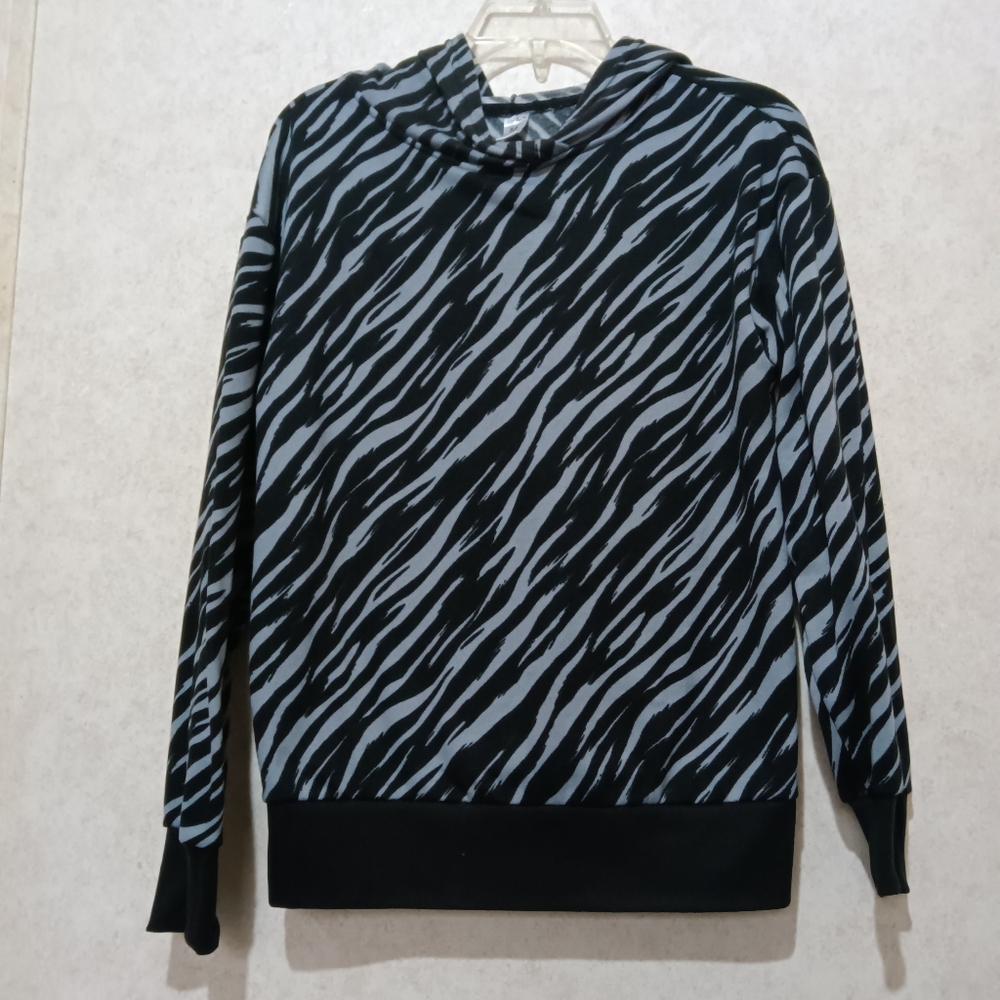 Just Be black and gray tiger striped print pullover hoodie size medium
